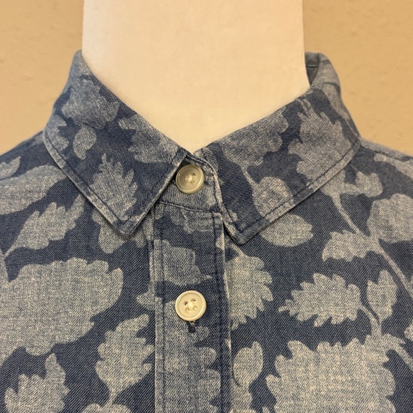 LOFT Floral Denim Button-Up Shirt Size XXS - Picture 2 of 8